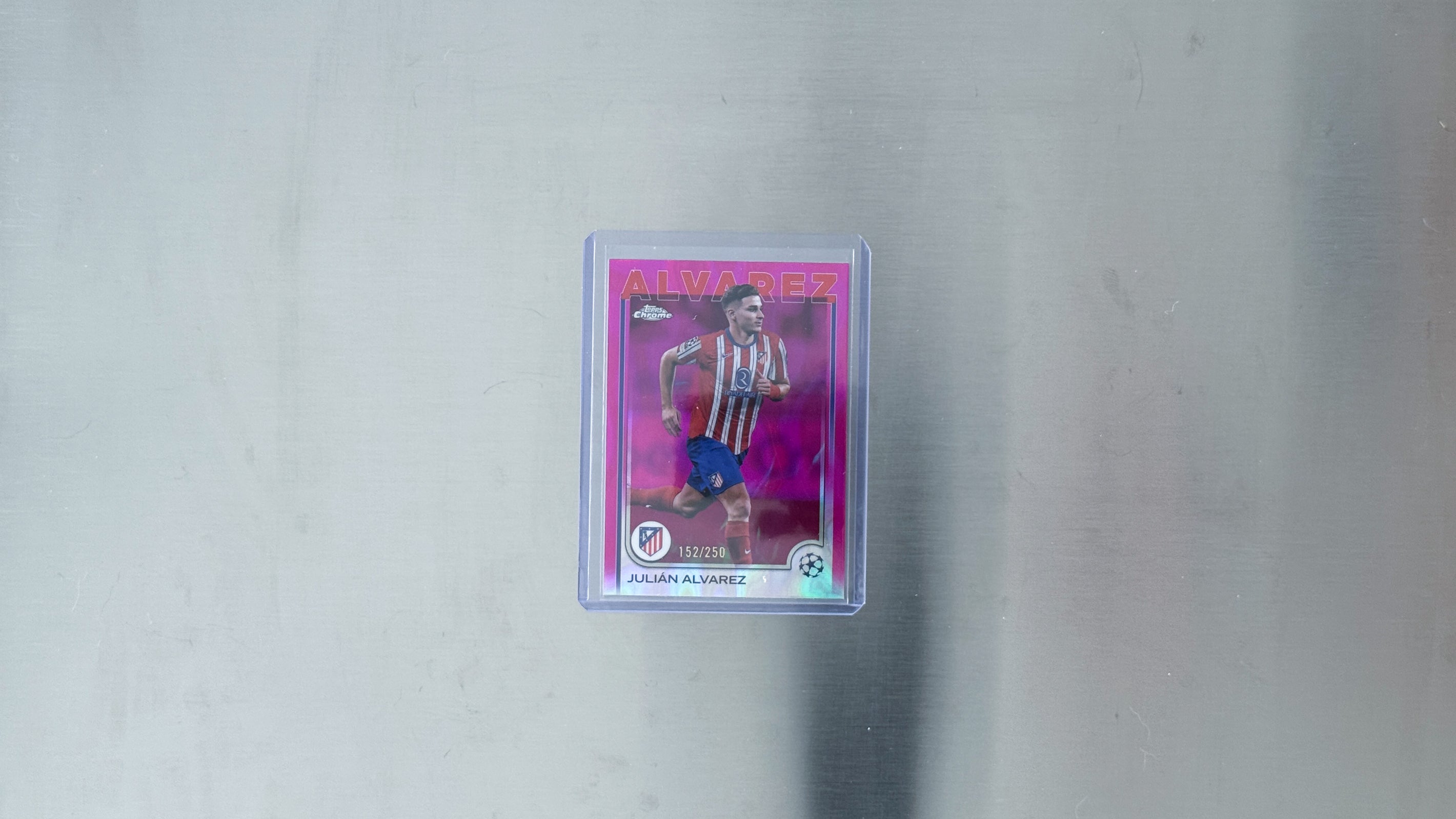 2024-25 Topps Chrome UEFA Club Competitions - Atlético de Madrid - Julián Alvarez - 152/250 pink refractor